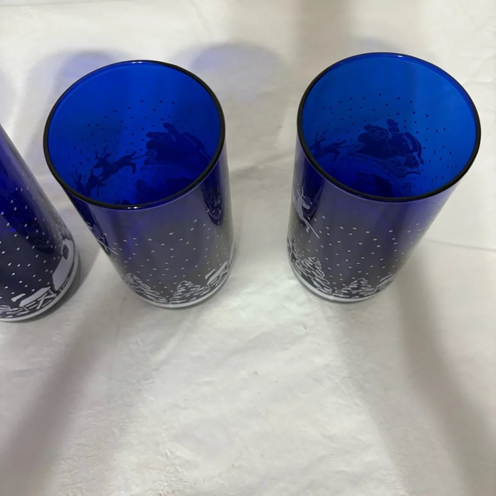 Set of 4 Blue Santa Claus Glasses - Picture 4 of 7